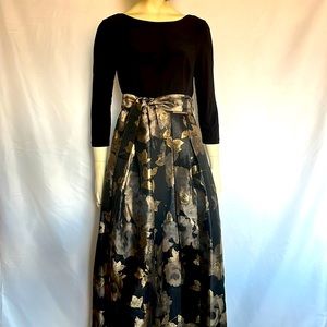 Jessica Howard black gold long dress
